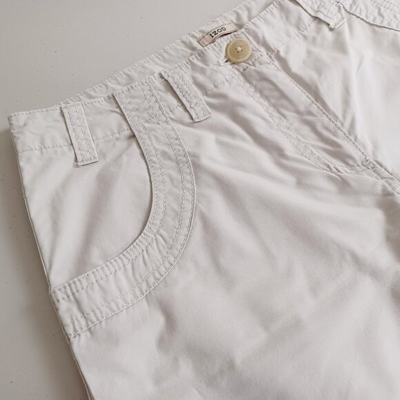 Izod Oatmeal Beige Cotton Low Rise Capri's - Picture 3 of 16